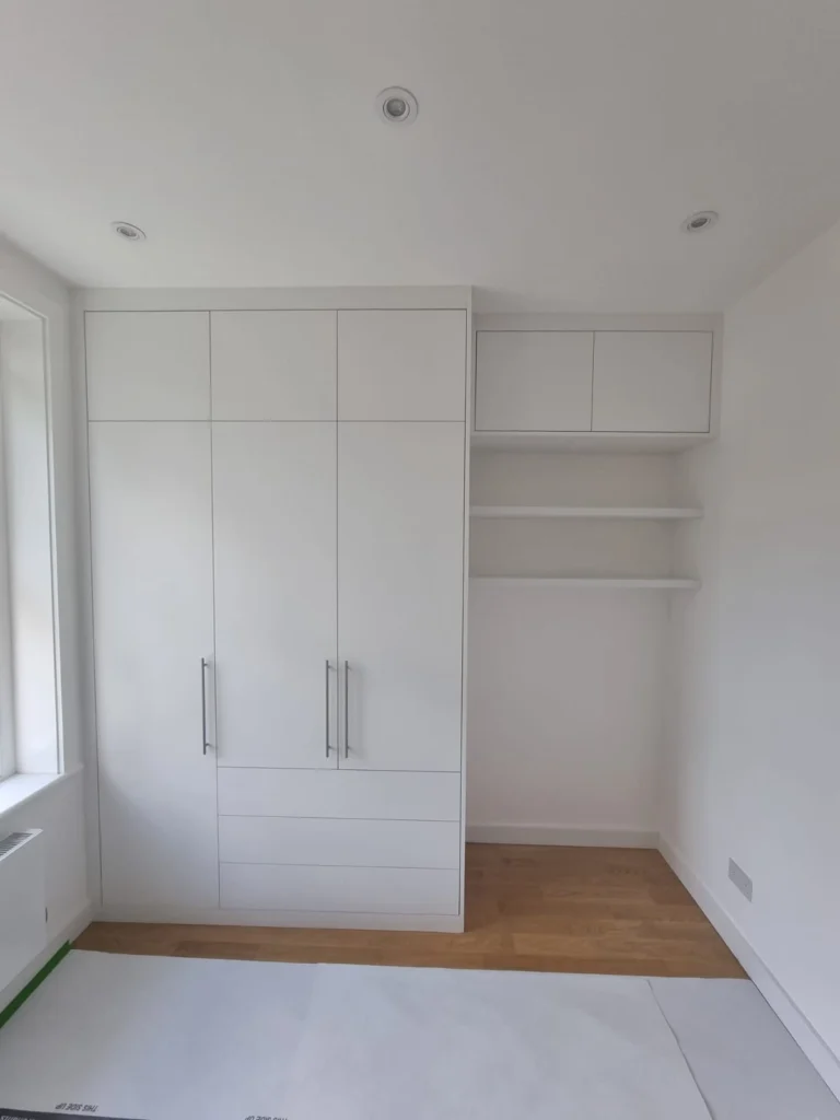 Bepsoke Modern Wardrobes- Finish Alpine White