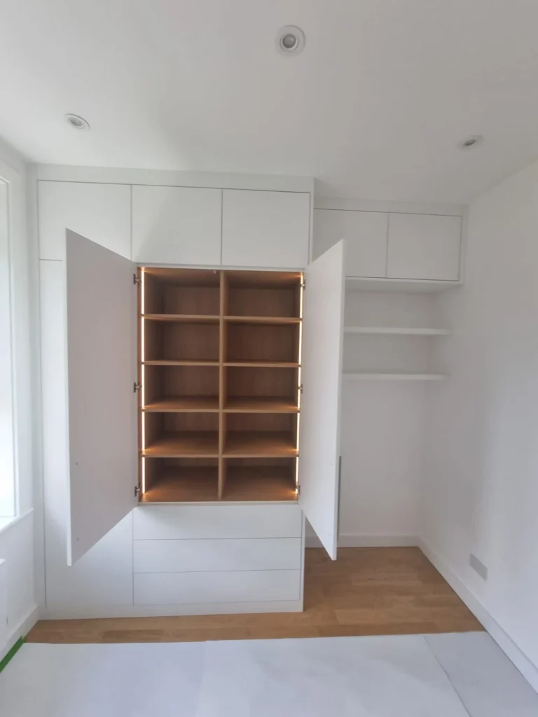 Bepsoke Modern Wardrobe - Interior Finish Natural Lancaster Oak