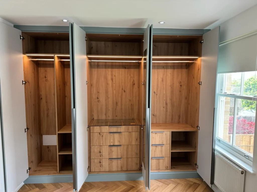 Bespoke Modern Wardrobes - Interior Finish Natural Wild Oak