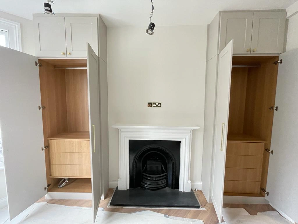 Bespoke Shaker Alcove Wardrobes - Interior Finish Natural Hamilton Oak